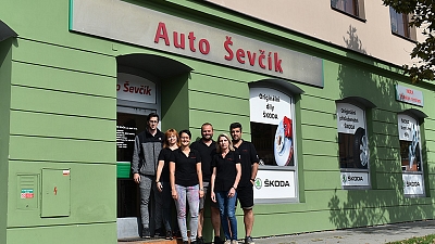 PRODEJCE NÁHRADNÍCH DÍLŮ A PŘÍSLUŠENSTVÍ