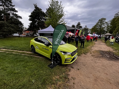 Běh pro Světlušku: Společně s vozem Škoda Enyaq Coupé RS iV podporujeme zrakově postižené
